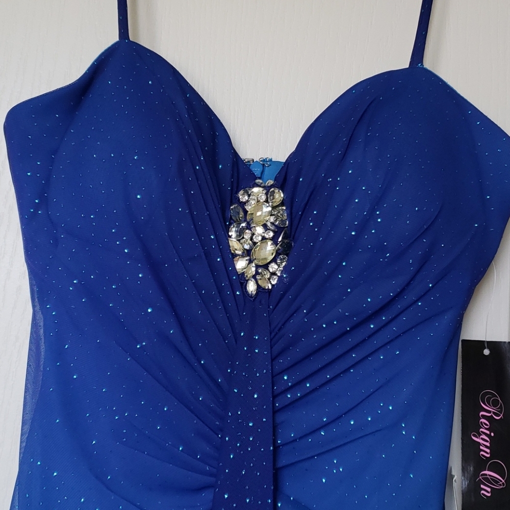 Dress - Picture 3 of 5